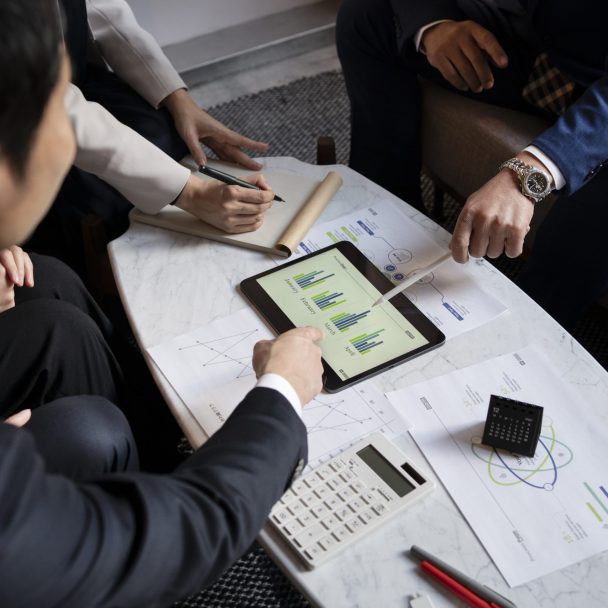 business-people-working-with-ipad-high-angle (1)